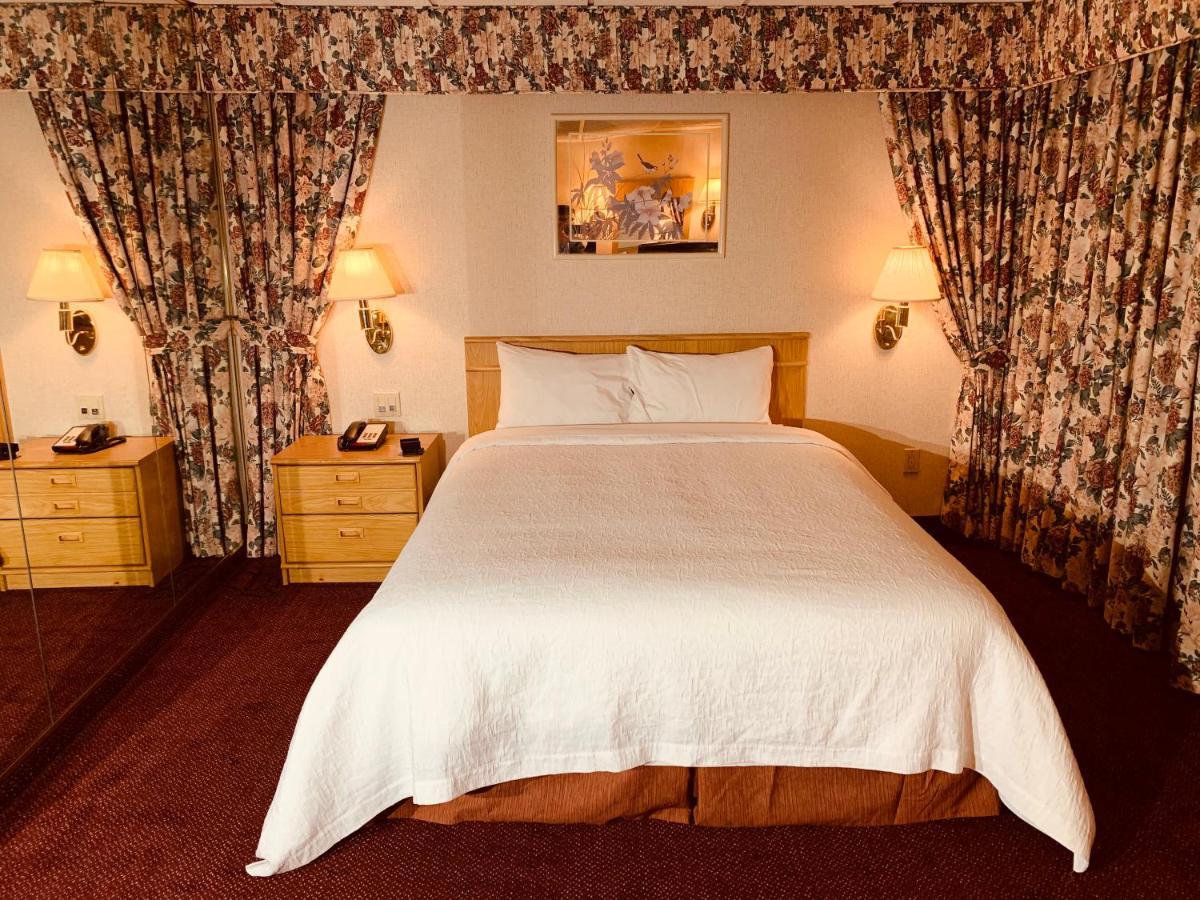 Coliseum Inn & Suites - Garden City Long Island East Meadow Экстерьер фото
